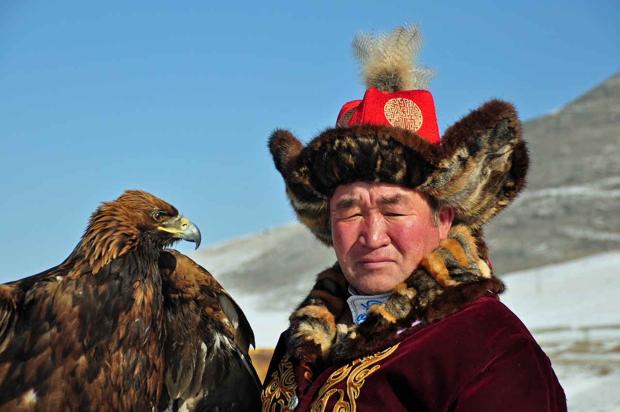 ontdek de fascinerende wereld van valkerij: de kunst van het trainen en jagen met roofvogels. leer over verschillende soorten valken, technieken en de rijke geschiedenis van deze unieke jachttraditie.